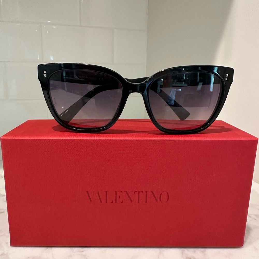 Valentino sunglasses